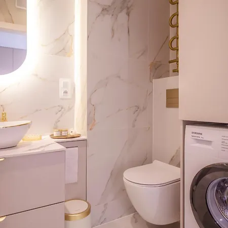 Luxury Mostek